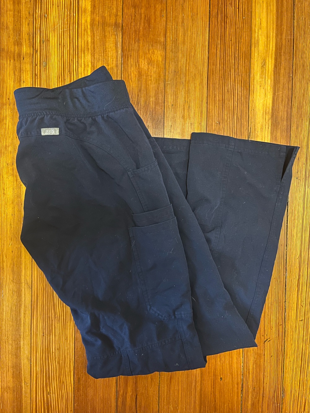 FIGS women’s wide leg scrub bottoms classic size small/tall